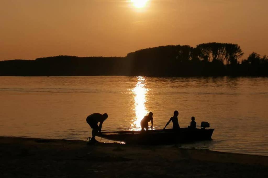 Danube Fairy Villa Futog ภายนอก รูปภาพ